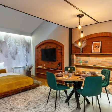 500 Year House - Krakow Old Town - Historic Apartments By Staymoovers-3