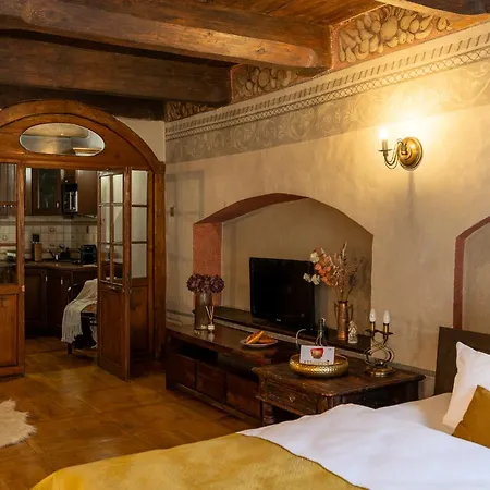 500 Year House - Krakow Old Town - Historic Apartments By Staymoovers-3